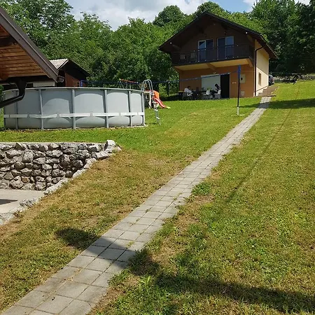 Vikendica Uz Rijeku Loža *
