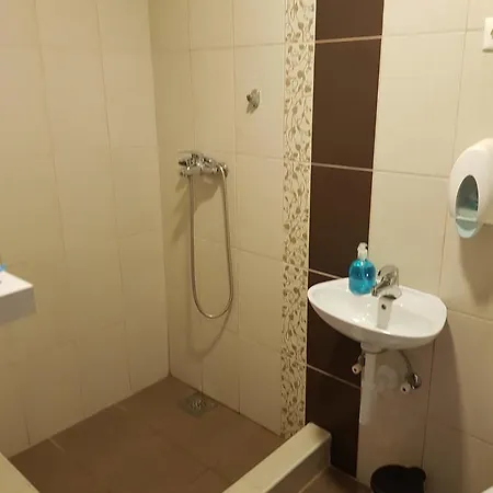 Loža Vikendica Uz Rijeku